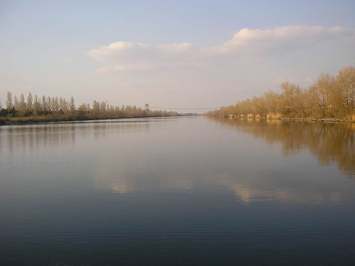 Гребля в Энергодаре - зимний канал Гребля в Энергодаре - зимний канал