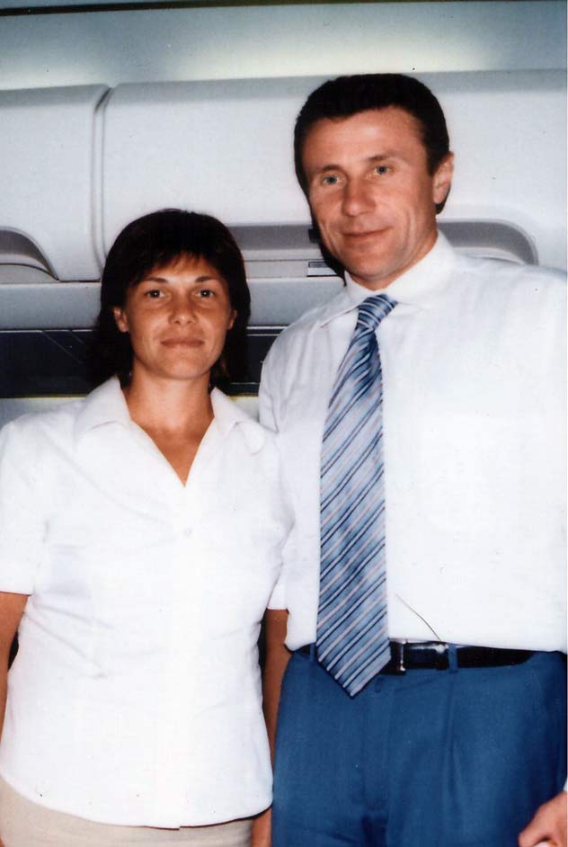 Семыкина Татьяна - ЗМС, призёр олимпийских игр в Афинах, и Сергей Бубка - многократный чемпион мира и облдатель мировых рекордов по прыжкам с шестом Семыкина Татьяна - ЗМС, призёр олимпийских игр в Афинах, и Сергей Бубка - многократный чемпион мира и облдатель мировых рекордов по прыжкам с шестом